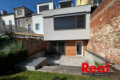 Prodej RD se třemi byty a zahradou, terasou a garáží, CP 212m2 + zahrada 113m2, ul. Klíny, Brno - Židenice, Ev.č.: 00387