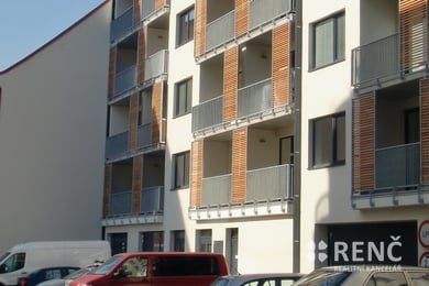 Pronájem prostorného bytu  1+kk nedaleko centra Brna na ul. Francouzská, Ev.č.: 00271-1