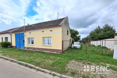 Prodej původního jednopodlažního rodinného domu s průjezdem, dvorem a zahradou v Drnholci na ulici Lidická., Ev.č.: 01182