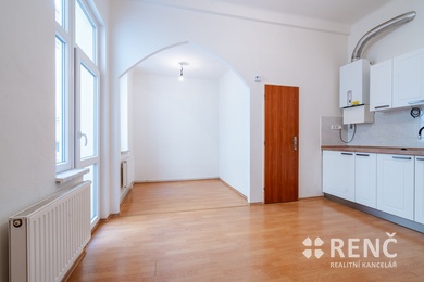 Pronájem bytu 2+1 ve zděném domě s výtahem na ulici Pekařská v bližším centru Brna, Ev.č.: 01304