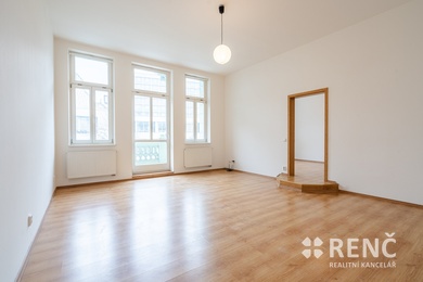 Pronájem bytu 3+1 o celkové ploše 95 m2 v historickém bytovém domě na ulici Veselá v centru Brna, Ev.č.: 01341