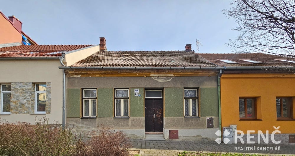 Prodej jednopodlažního řadového rodinného domu se zahradou v ulici Terezy Novákové v Brně Řečkovicích