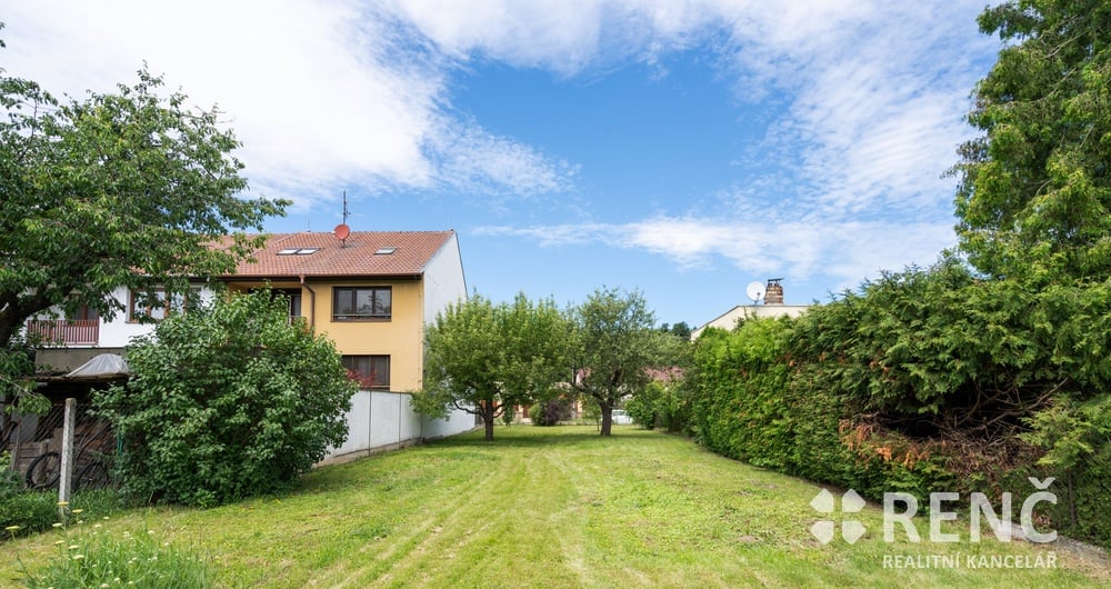 Stavební pozemek ve Veverské Bítýšce v ulici Nádražní o velikosti 567 m2 (výstavba RD)