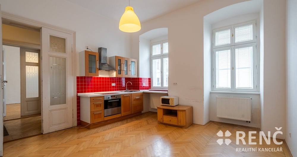 Pronájem zděného bytu 2+kk s balkonem na ulici Novobranská v centru Brna