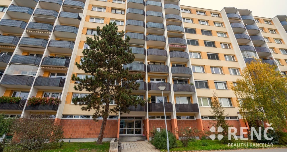 Prodej bytu s výhledem na Brno o velikosti 3+1 s lodžií, na ul. Ibsenova, Brno – Lesná