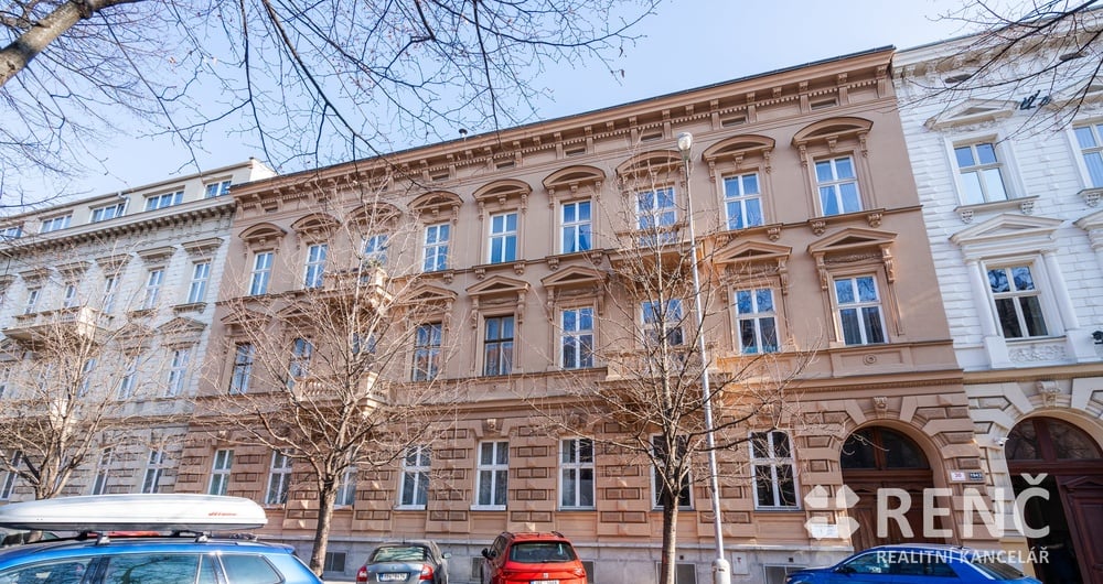 Prodej zděného bytu 2+1 o výměře 89,3 m2 + veranda 9,8 m2 + sklep 11 m2, na třídě Kpt. Jaroše v Brně