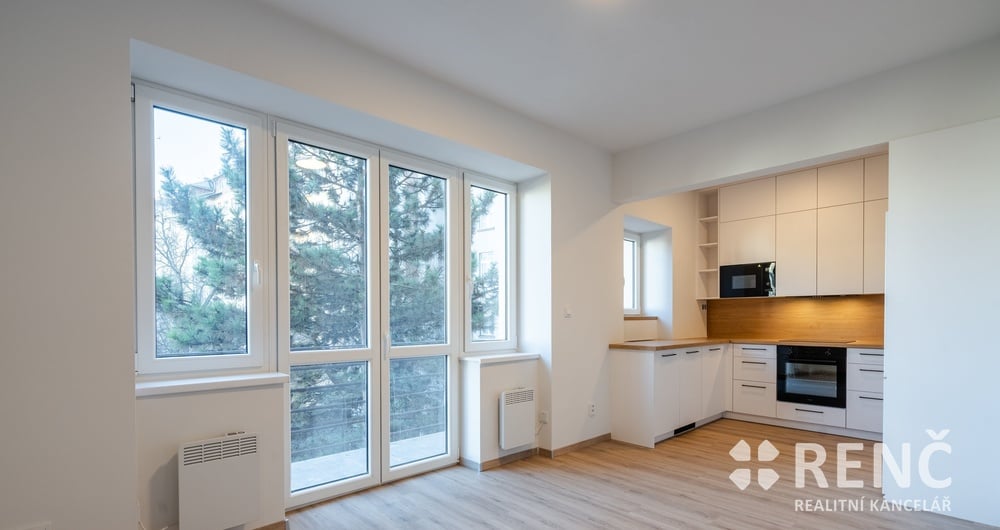 Pronájem zrekonstruovaného bytu 2+kk (43 m²) s balkonem v centru Brna