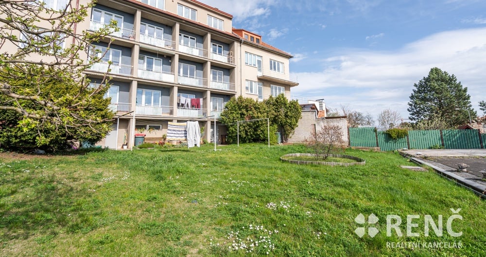 Prodej bytu 3+1 v malém zděném bytovém domě se dvěma lodžiemi a výhledem v Brně - Masarykově čtvrti