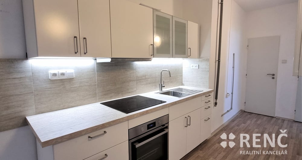 Pronájem bytu 2+kk (43 m2) ul. Staňkova, Černá Pole u Lužáneckého parku