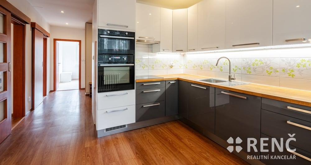 Pronájem zrekonstruovaného bytu 3+1 s balkonem, 71 m2, na ul. Černého v Brně - Bystrci