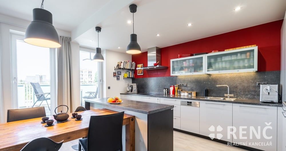 Pronájem nadstandardního bytu 3+kk (98,5 m2) s terasou v Brně Černovicích na ulici Řehořova
