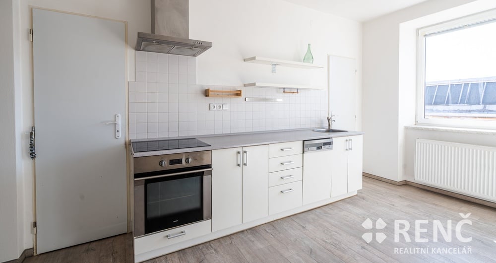 Pronájem bytu 1+1 (52 m2) se zahrádkou, sklepem a parkovacím místem v obci Drnovice na Blanensku