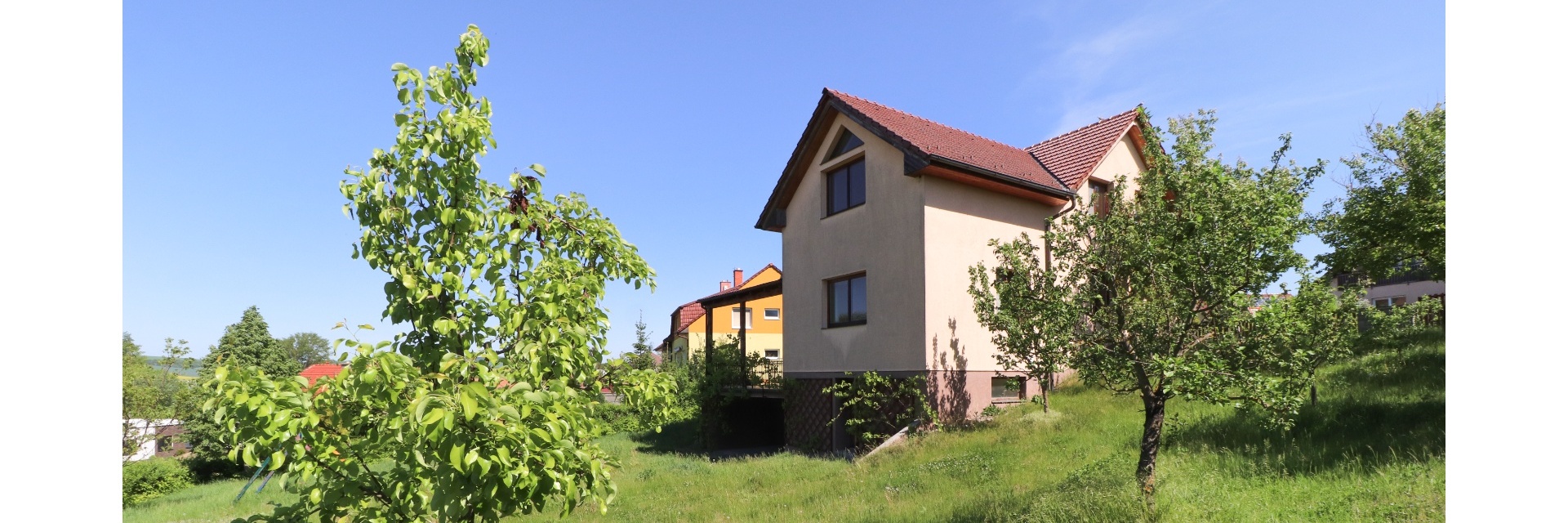 Prodej rodinného domu 6+kk s pozemkem 1.374 m²