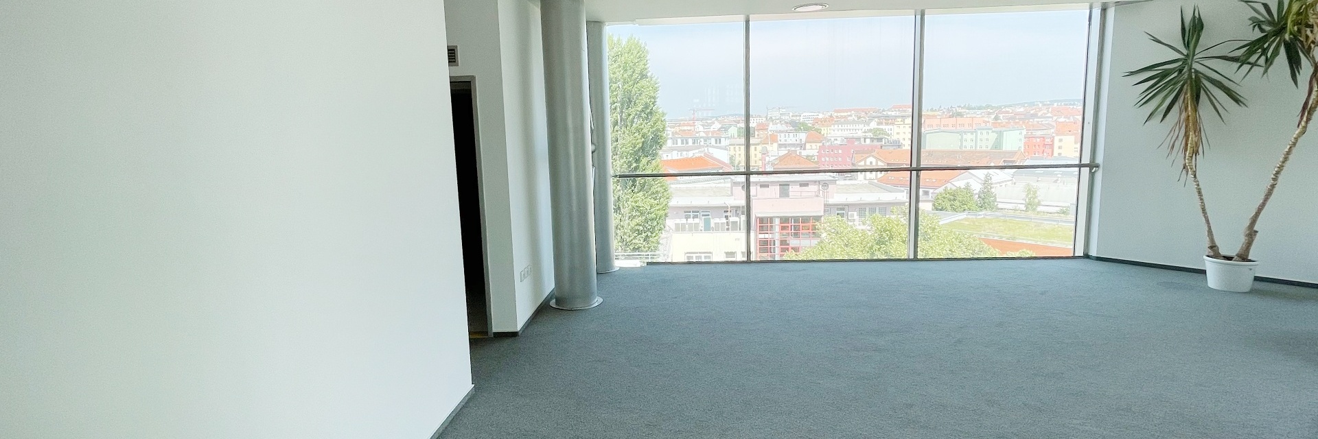 Pronájem kancelářských prostor 260 m² v 8.NP, ulice Plynárenská, Brno