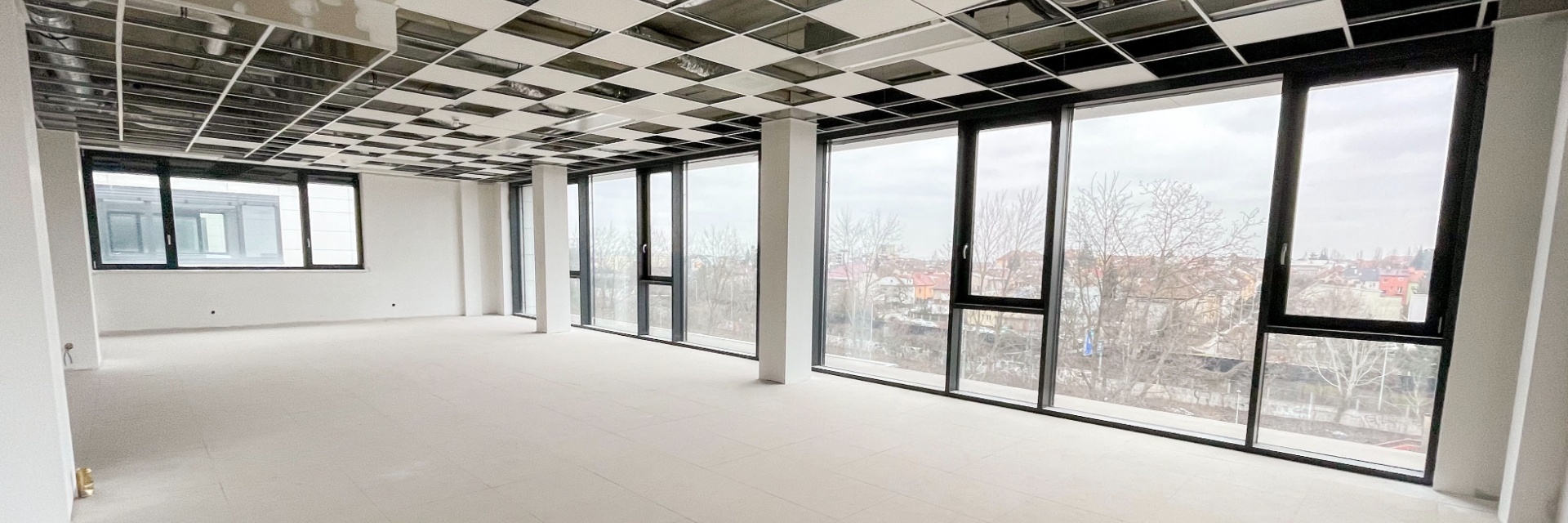 Pronájem kancelářských prostor 241 m² se sdílenou terasou, ulice Okružní, Brno