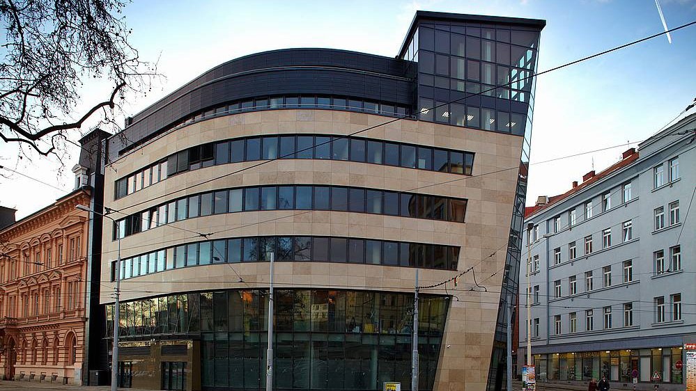 Pronájem uzavřeného kancelářského celku 192 m², ulice Benešova, Brno