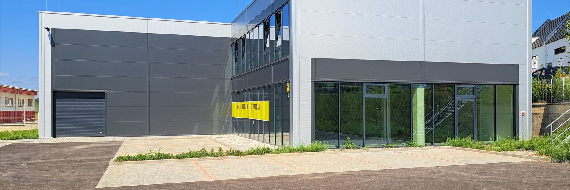 Prodej sídla společnosti - hala, kanceláře, užitná plocha 651 m² na severu Brna, dostatečná manipulační a parkovací plocha