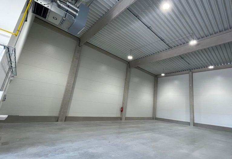 Pronájem dvou obchodně-skladovacích podnikatelských boxů 661 m², Brno - Jih