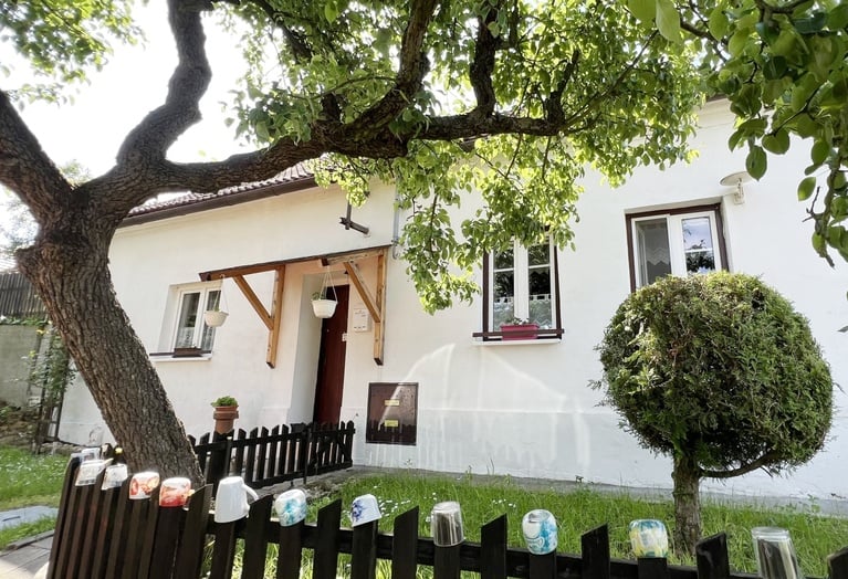 Prodej rodinného domu s pozemkem 1.180 m²