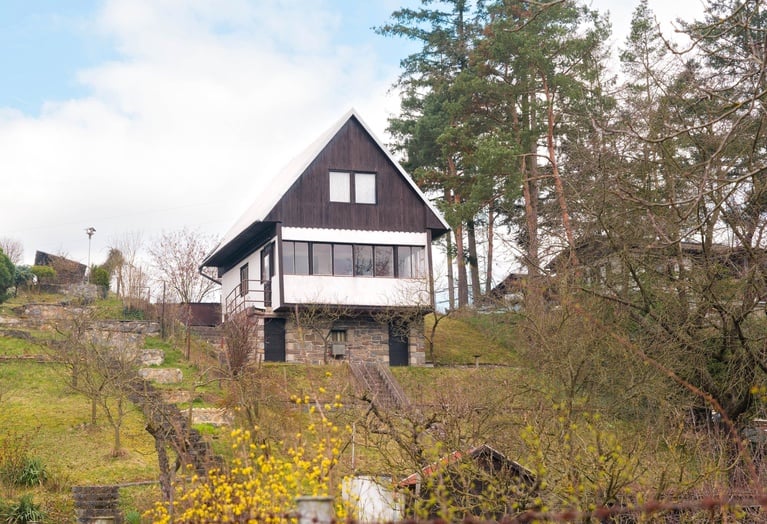 Prodej celoročně obyvatelné chaty s pozemkem 1.009 m²