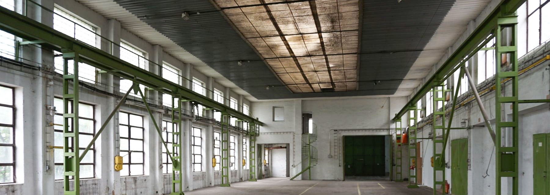 Pronájem výrobní haly s jeřábem 1 085 m² ve Slavkově u Brna