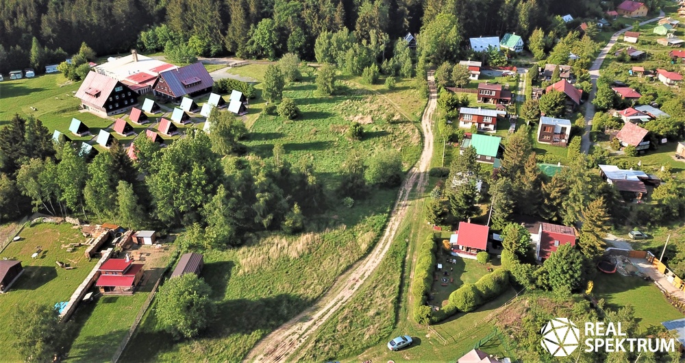 Prodej pozemku pro stavbu chaty 2457 m² v obci Suchý
