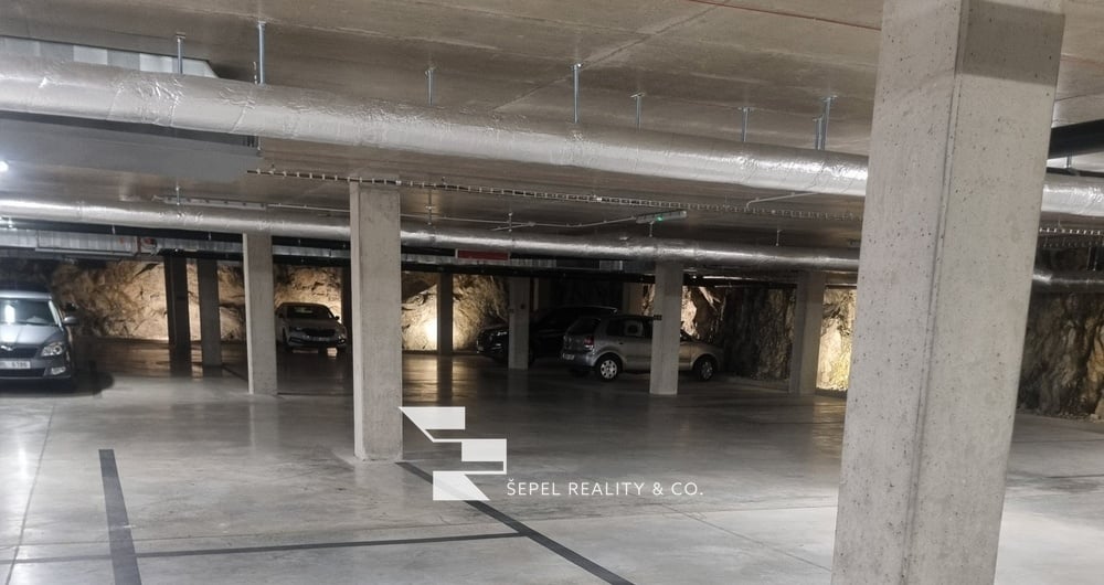 Pronájem garážového parkovacího stání Brno - Komín, Rezidence Diorit