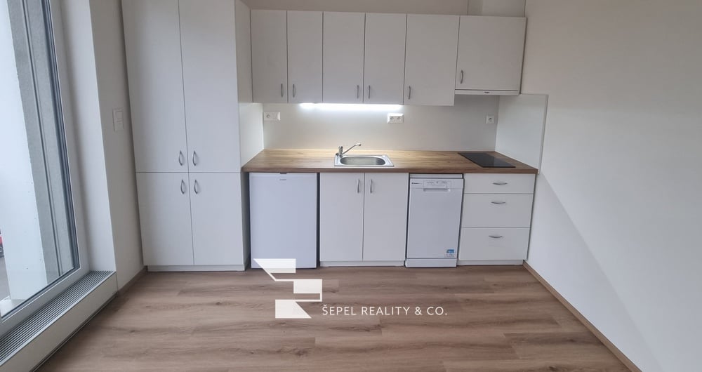 Pronájem nového nezařízeného atypického bytu 2+kk 40 m², Brno - Staré Brno