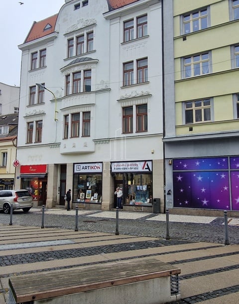 Pronájem obchodních prostor o velikosti 330 m2, 5. května, Liberec