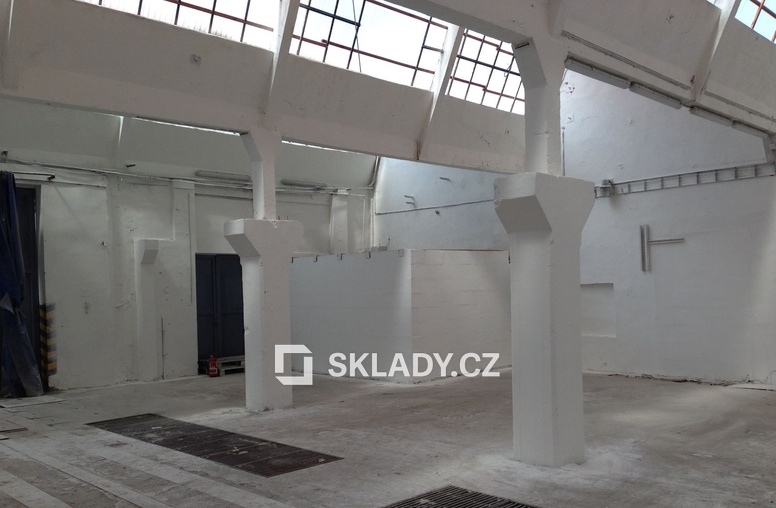 Brno - skladové prostory - 262 m2,