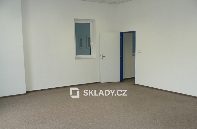 Kancelář 54 m2 + soc . zázemí (2)