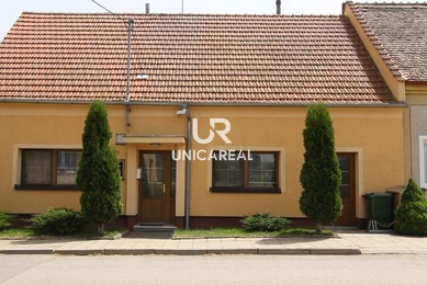 Prodej domu 3+1 se zahradou a garáží, Bulhary
