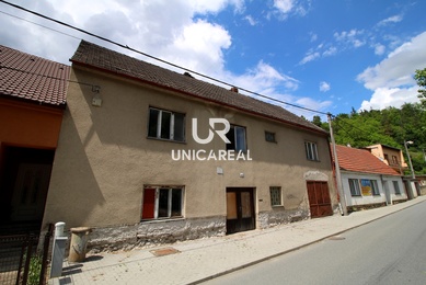 Prodej rodinného domu v obci Oslavany, CP: 454 m²