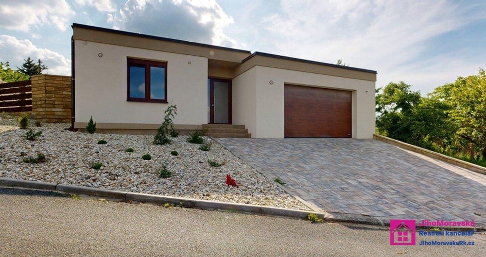 Prodej stavby RD 4+kk s dvou garáží, Morkůvky