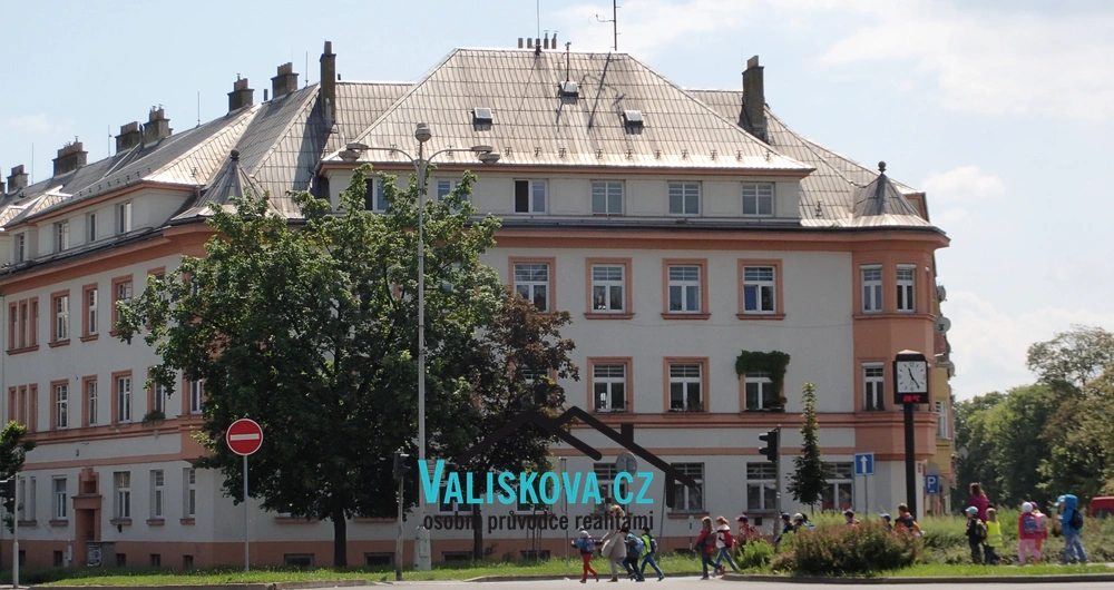 Nabízíme k pronájmu atypický byt 6+kk (135 m2) na ul. Švabinského nábřeží, Kroměříž