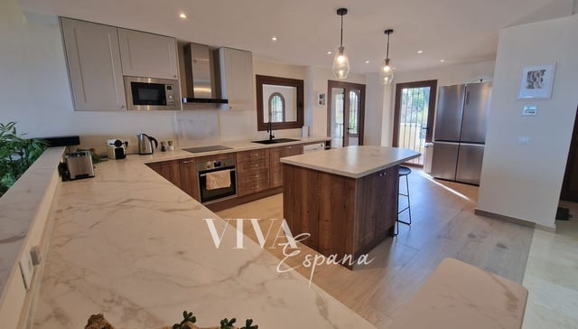 Apartment for sale 209 m² Manilva