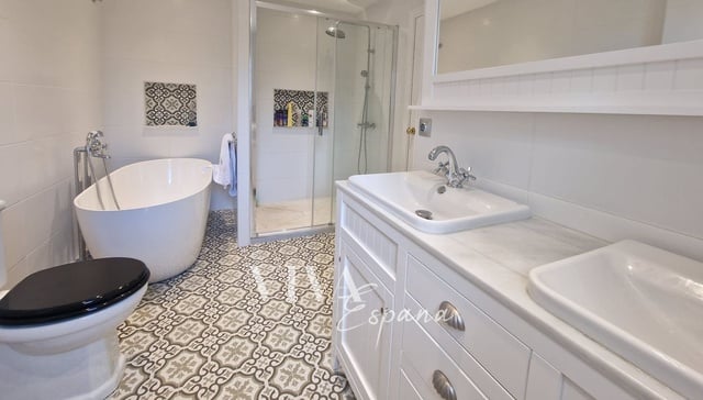 Apartment for sale 209 m² Manilva