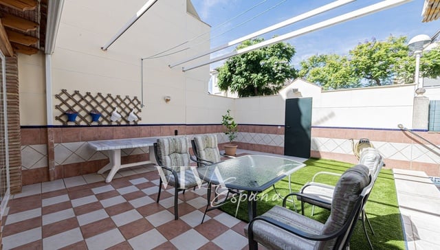 Dvojdům na prodej 334 m² Fuengirola