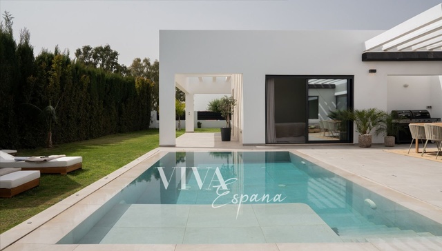 Vila na prodej 319 m² Estepona