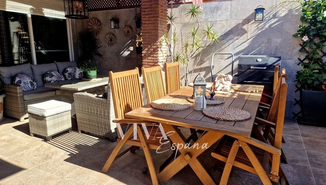 Townhouse for sale 284 m² Fuengirola
