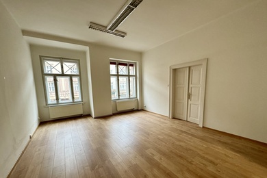 Pronájem kanceláře, 85 m² - Hradec Králové - Gořárova třída, Ev.č.: 00185